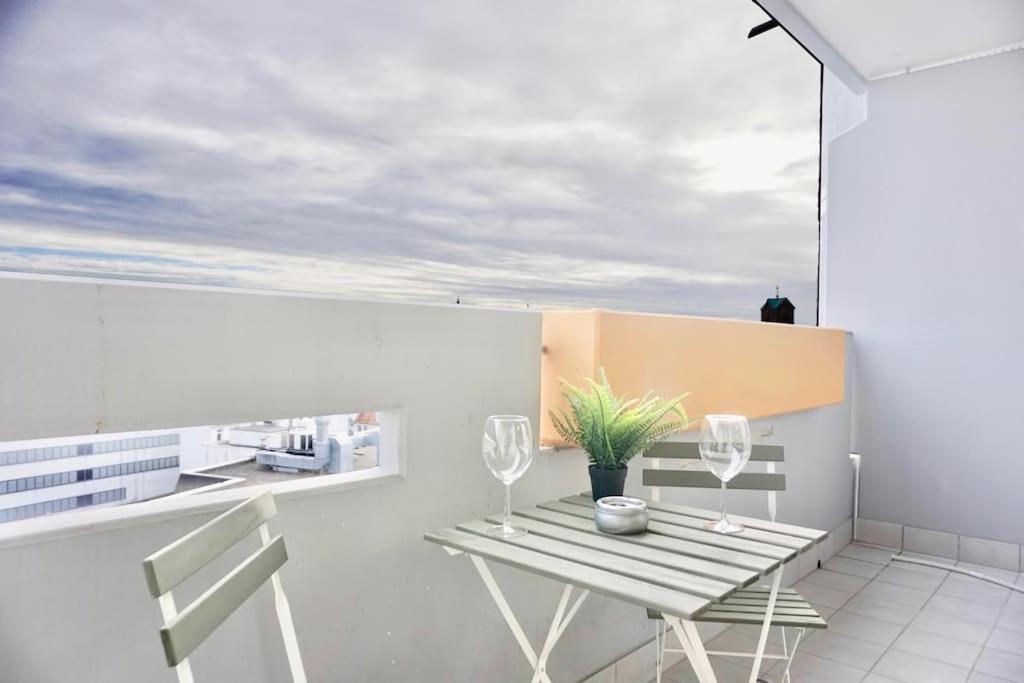 Neu Modernes Apartment In Top Lage, Free Parking Max 1,65M Hoehe Und 1,8M Breite كارلسروه المظهر الخارجي الصورة