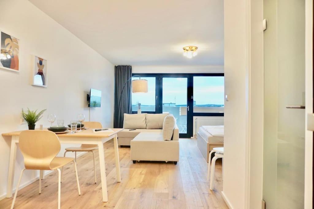 Neu Modernes Apartment In Top Lage, Free Parking Max 1,65M Hoehe Und 1,8M Breite كارلسروه المظهر الخارجي الصورة