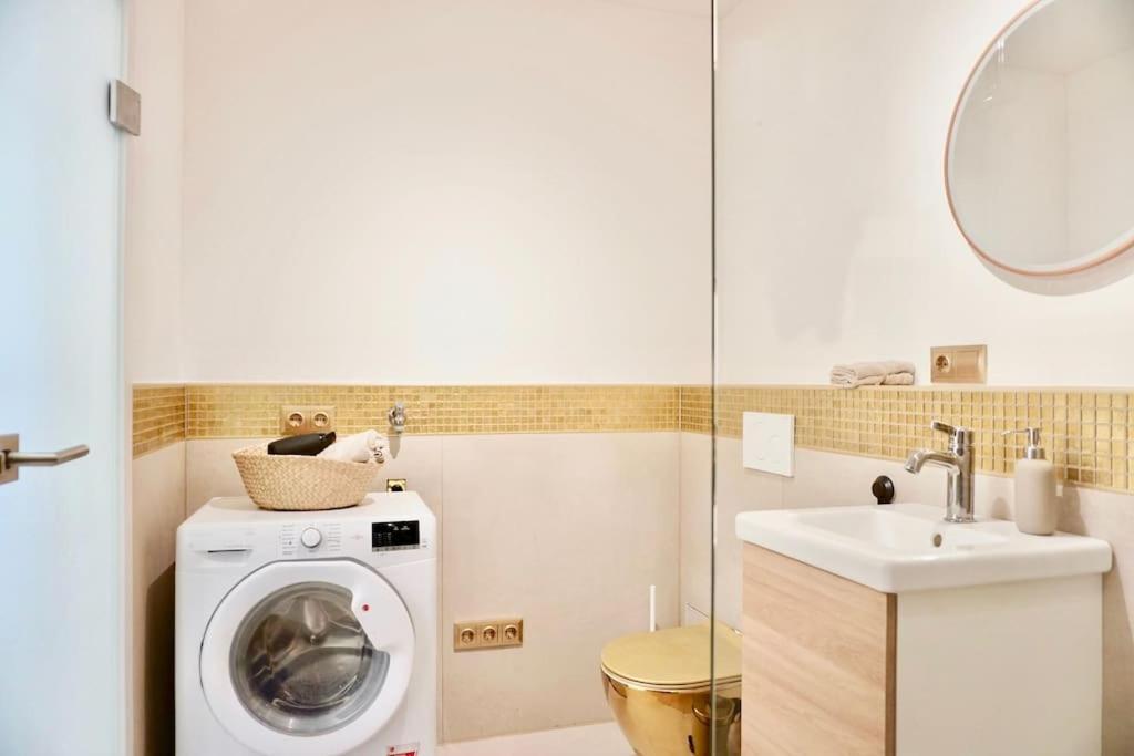 Neu Modernes Apartment In Top Lage, Free Parking Max 1,65M Hoehe Und 1,8M Breite كارلسروه المظهر الخارجي الصورة