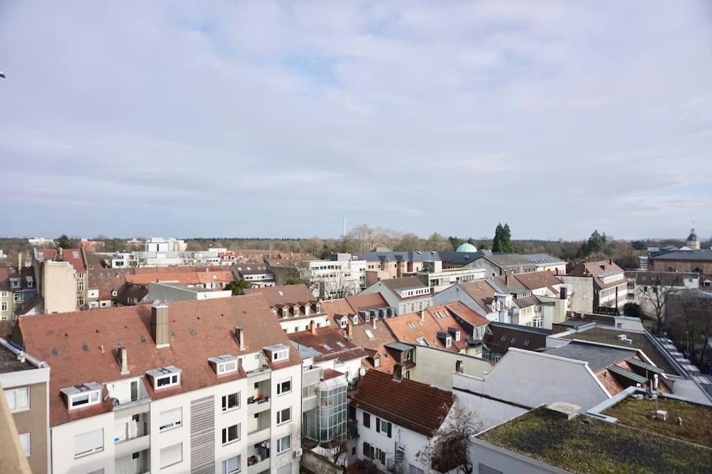 Neu Modernes Apartment In Top Lage, Free Parking Max 1,65M Hoehe Und 1,8M Breite كارلسروه المظهر الخارجي الصورة