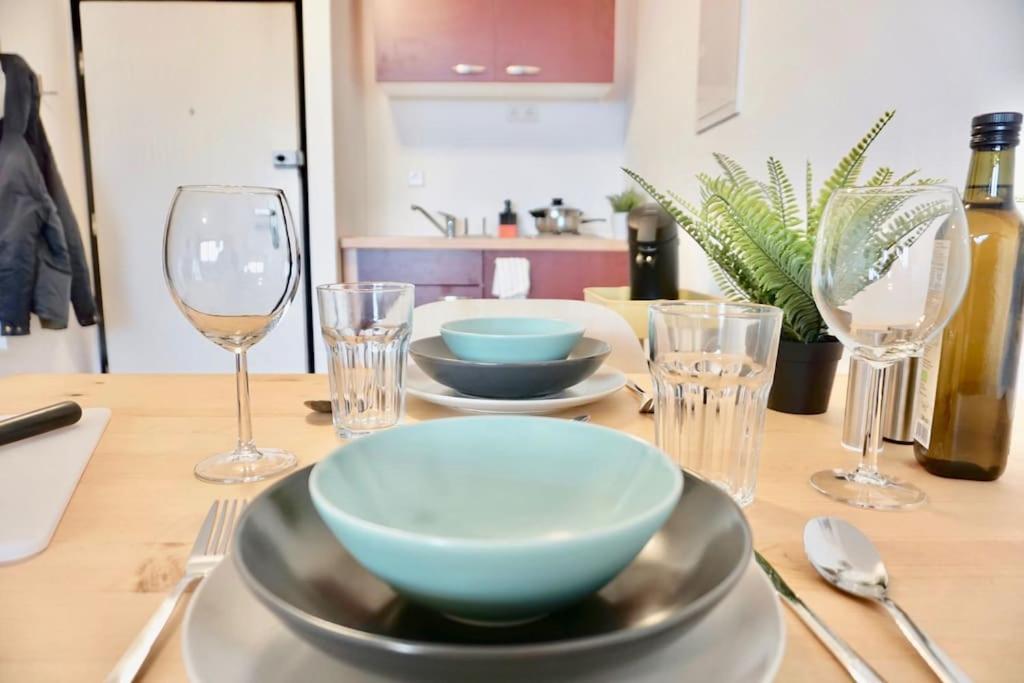 Neu Modernes Apartment In Top Lage, Free Parking Max 1,65M Hoehe Und 1,8M Breite كارلسروه المظهر الخارجي الصورة